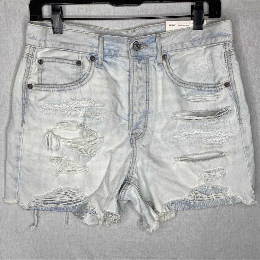 American Eagle 6 90’s Boyfriend Shorts Button Fly